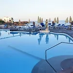 Kalos فندق 3*