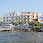 Kalos فندق