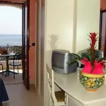Kalos 3* جيارديني ناكسوس