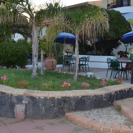 Kalos Hotel 3*