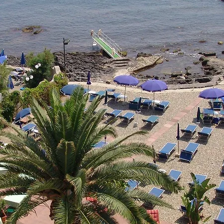 Hotel Kalos Giardini-Naxos